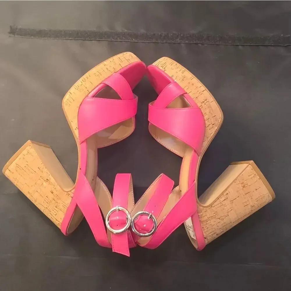 BRAND NEW SODA STRAPPY BLOCK HEEL OPEN TOE WOMENS SANDAL